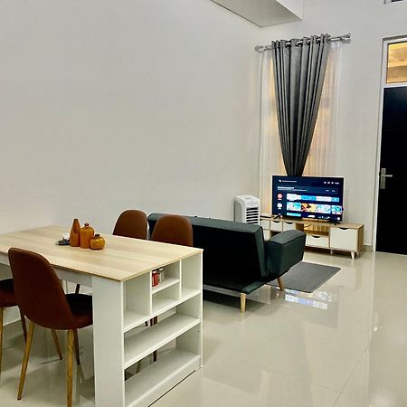 Villa Ku Villa Mu Semarang Bagian luar foto