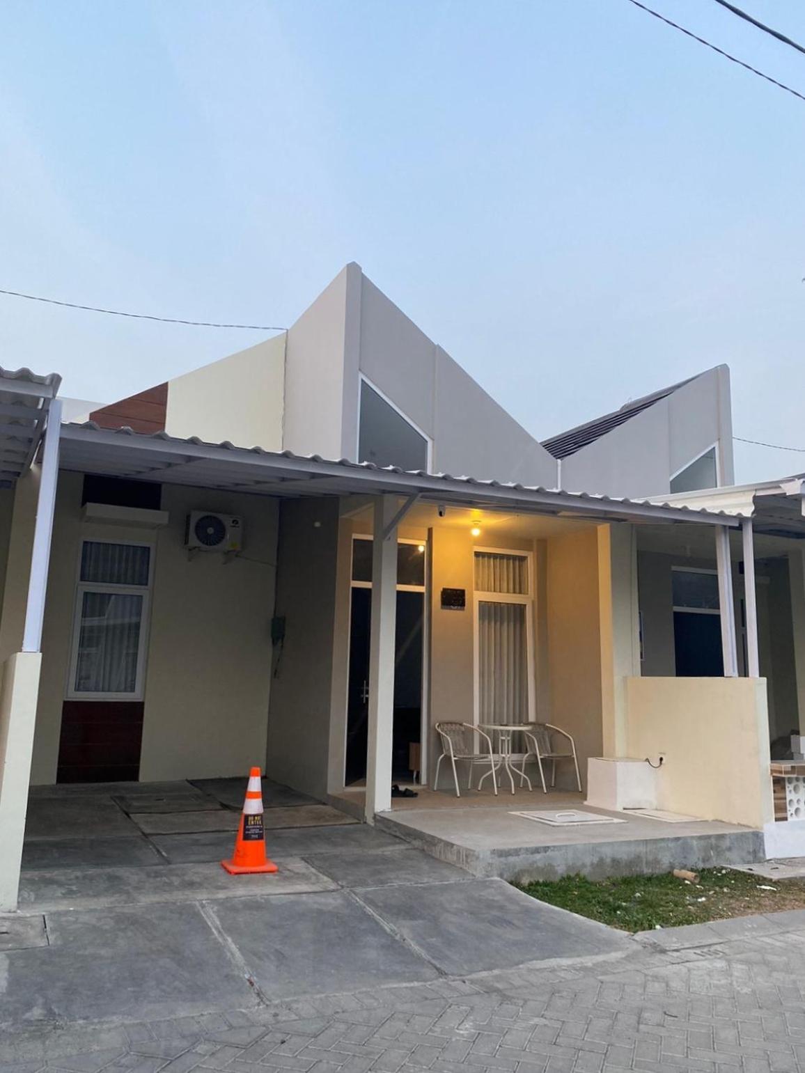Villa Ku Villa Mu Semarang Bagian luar foto