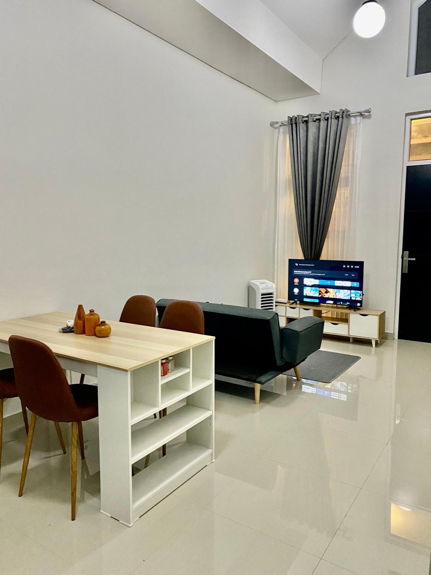 Villa Ku Villa Mu Semarang Bagian luar foto