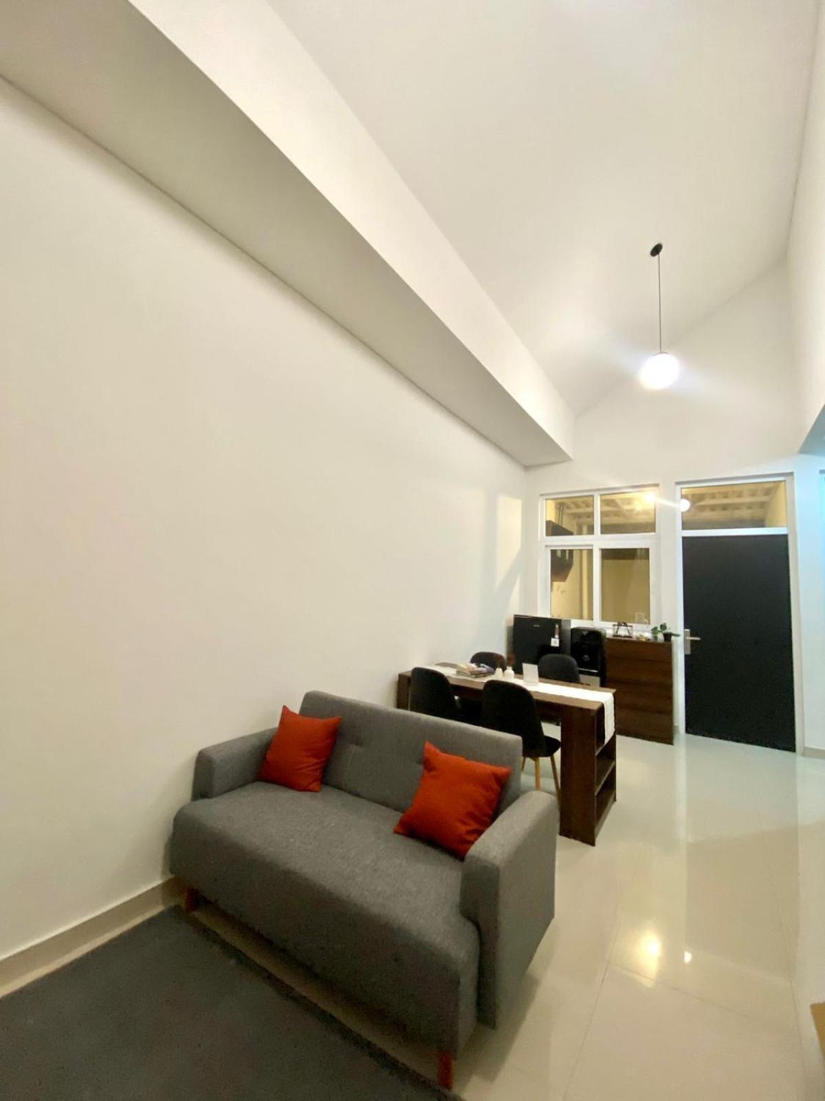 Villa Ku Villa Mu Semarang Bagian luar foto